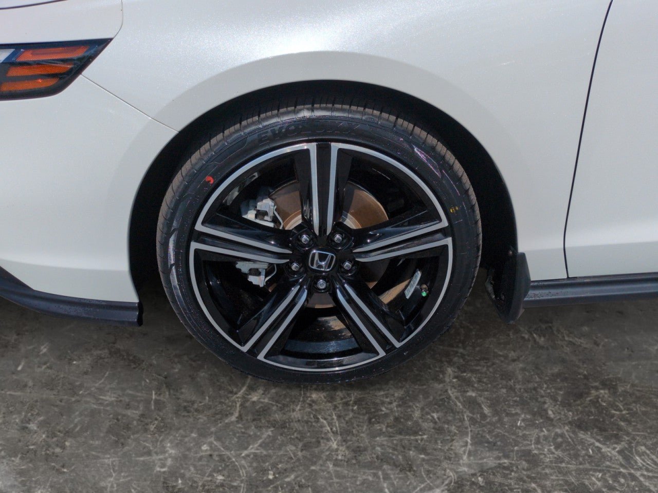 Used 2025 Honda Accord Sport image 9