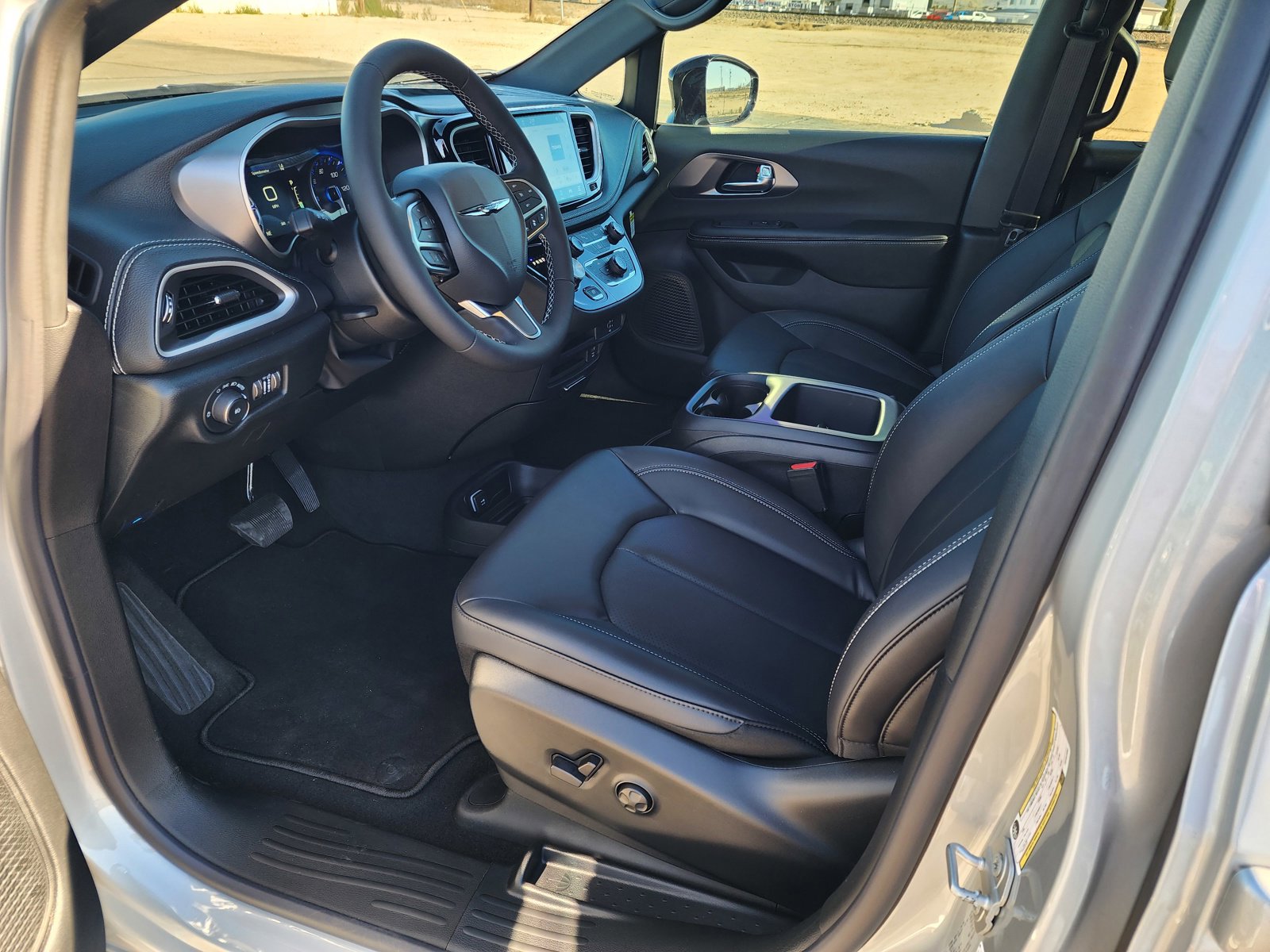 New 2026 Chrysler Pacifica Select FWD image 15