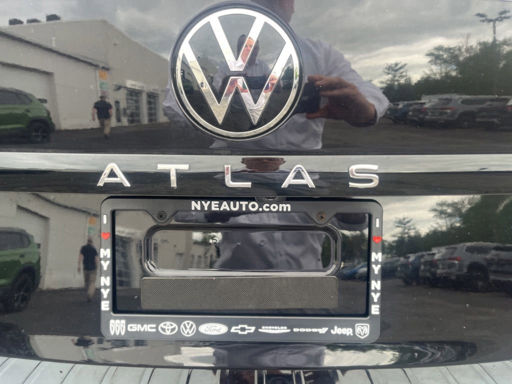 Used 2023 Volkswagen Atlas SEL R-Line AWD/4WD image 29