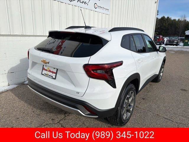 New 2026 Chevrolet Trax LT w/ Driver Confidence Package image 9