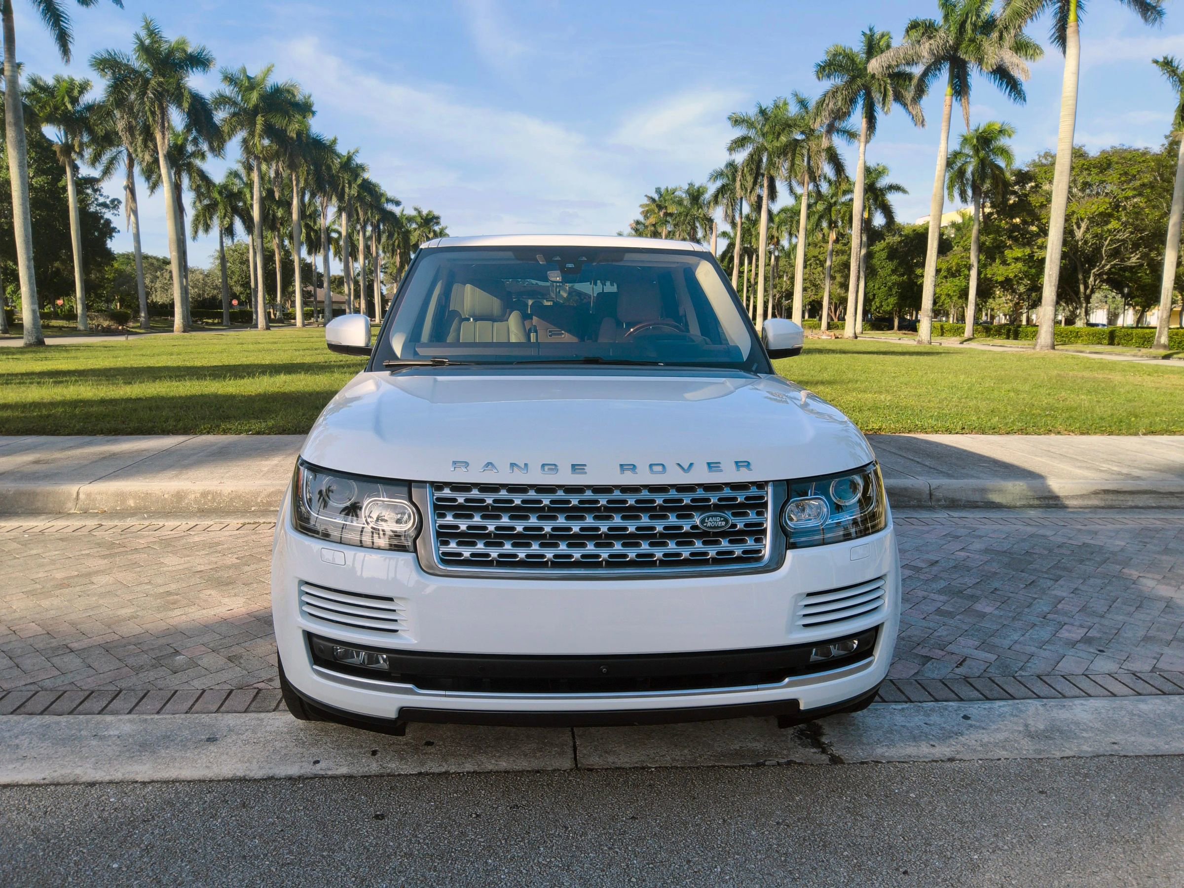 Used 2017 Land Rover Range Rover Supercharged image 2