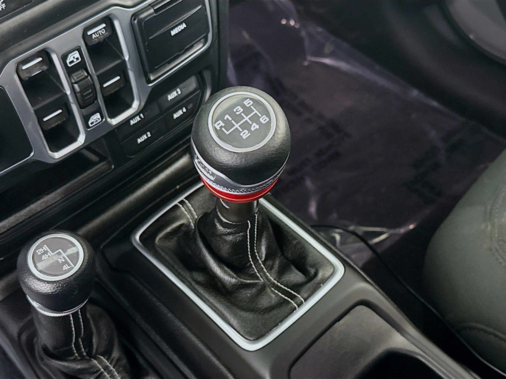 Used 2018 Jeep Wrangler Unlimited Sahara image 20