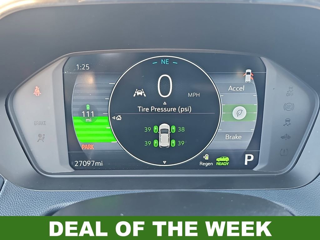 Used 2023 Chevrolet Bolt EUV Premier image 18