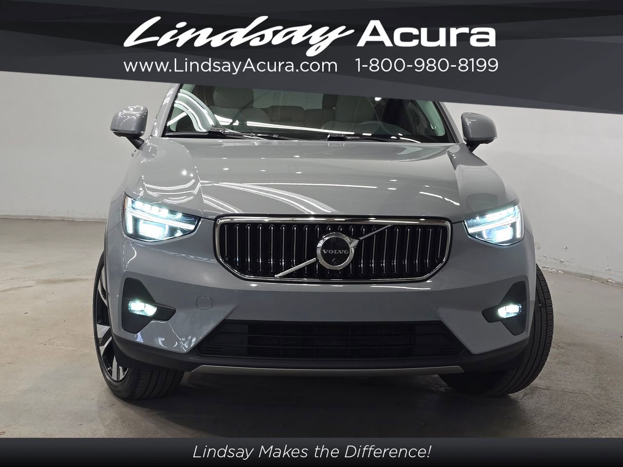 Used 2024 Volvo XC40 B5 Ultimate image 2