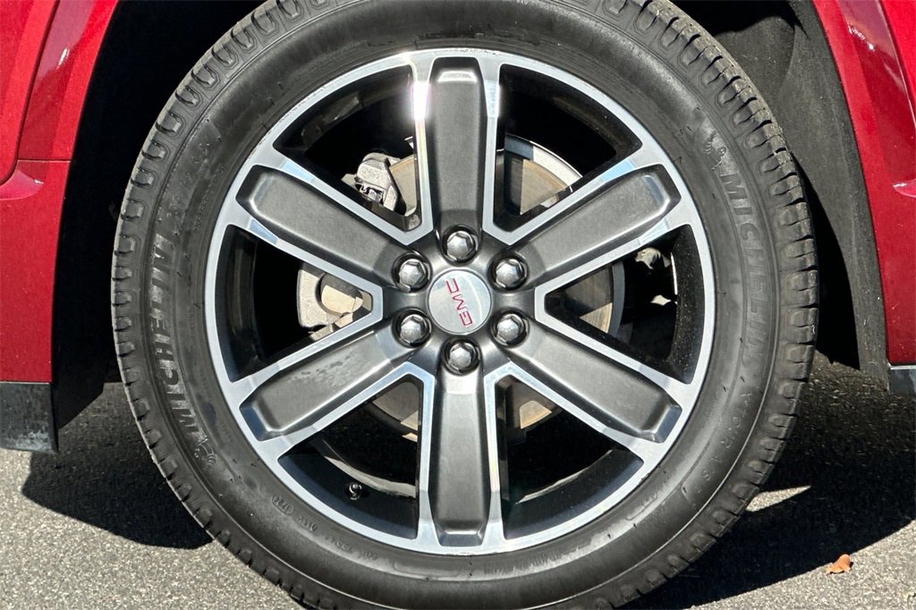 Used 2018 GMC Acadia Denali w/ Technology Package image 30