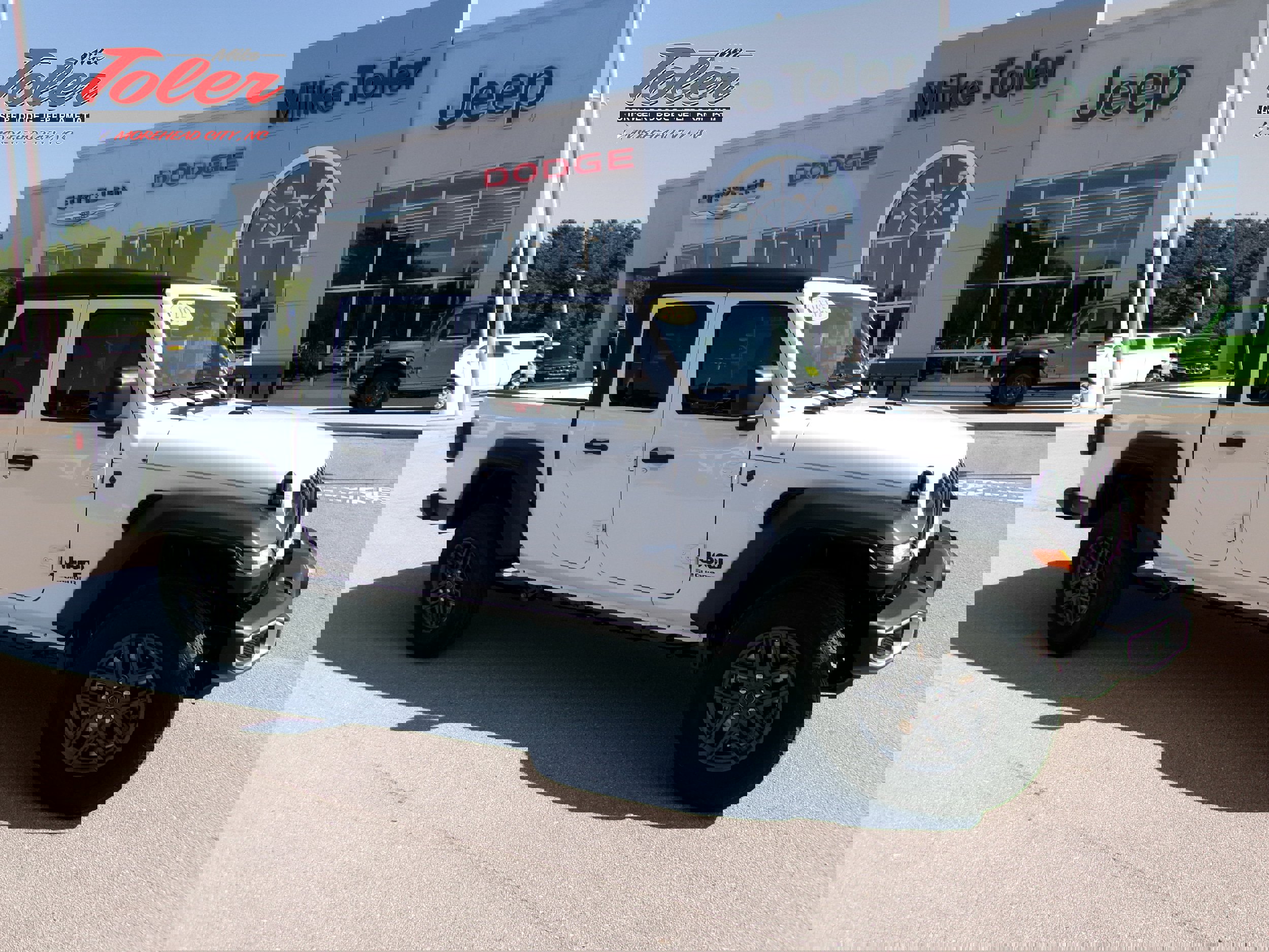 New 2025 Jeep Gladiator Sport image 1