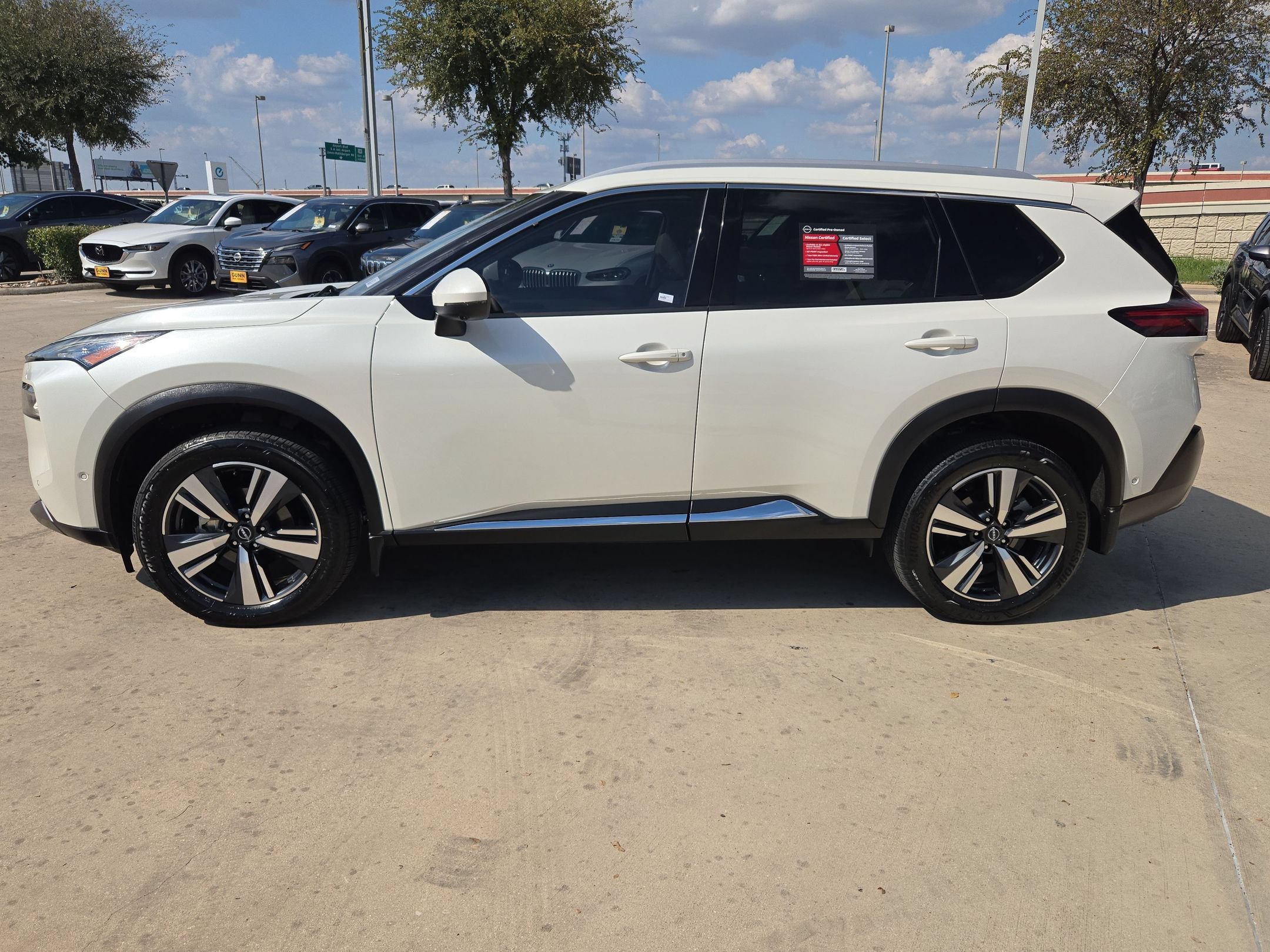 Used 2023 Nissan Rogue SL w/ SL Premium Package FWD image 6