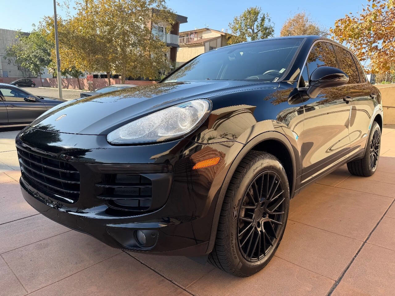 Used 2018 Porsche Cayenne Platinum Edition image 2