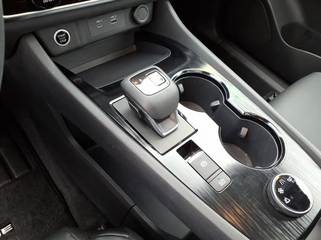 Used 2023 Nissan Rogue SV w/ SV Premium Package image 26