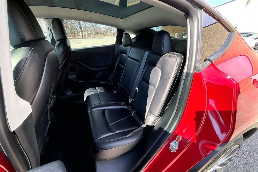 Used 2022 Tesla Model Y Long Range image 25
