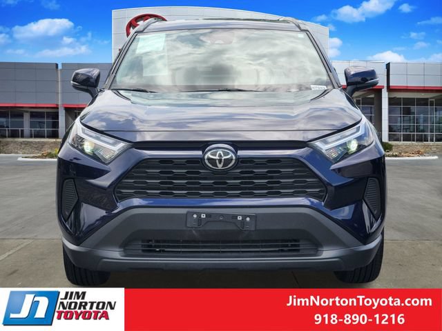 Used 2025 Toyota RAV4 XLE FWD video 2