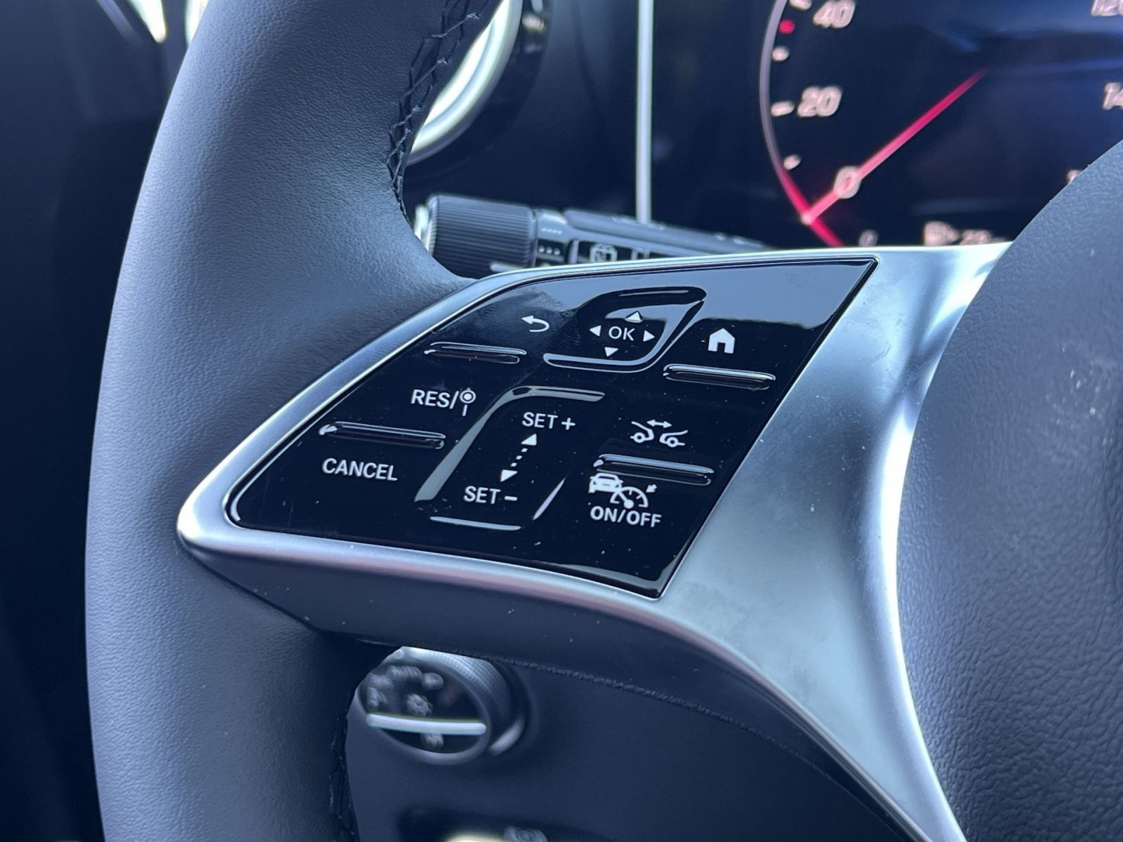 New 2026 Mercedes-Benz GLC 300 4MATIC image 36