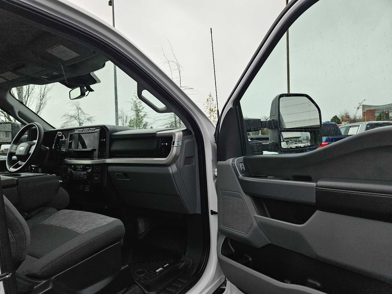 Used 2023 Ford F350 XLT w/ FX4 Off-Road Package image 10