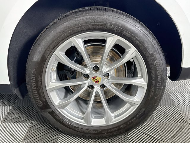 Used 2023 Porsche Macan AWD/4WD image 37