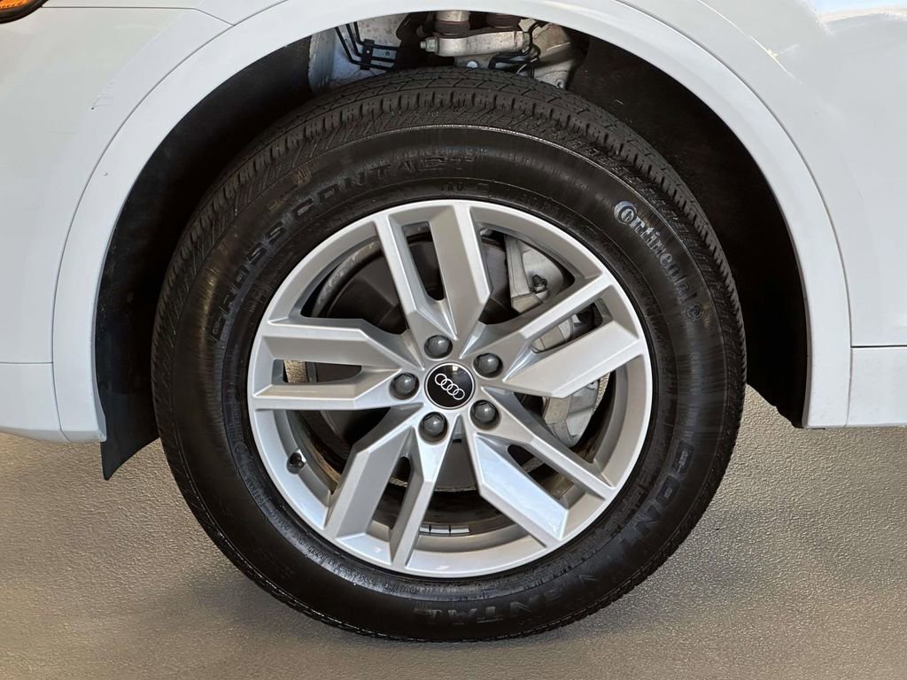 Used 2023 Audi Q5 2.0T Premium w/ Convenience Package AWD/4WD image 9