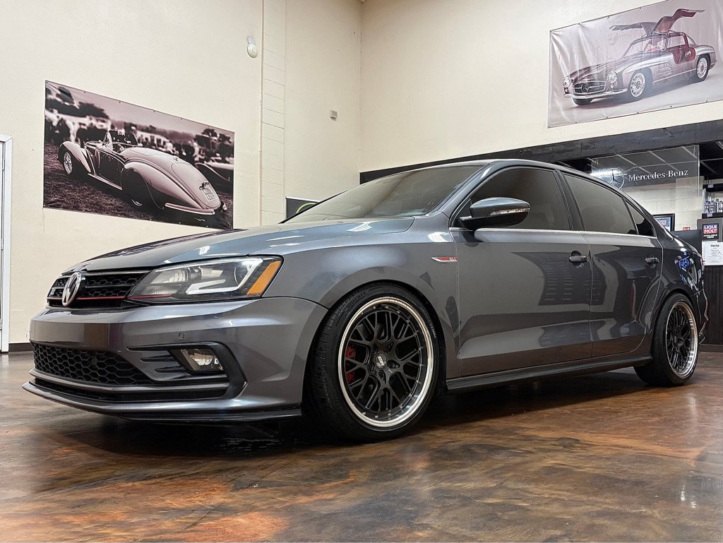 Used 2016 Volkswagen Jetta GLI SEL FWD image 3