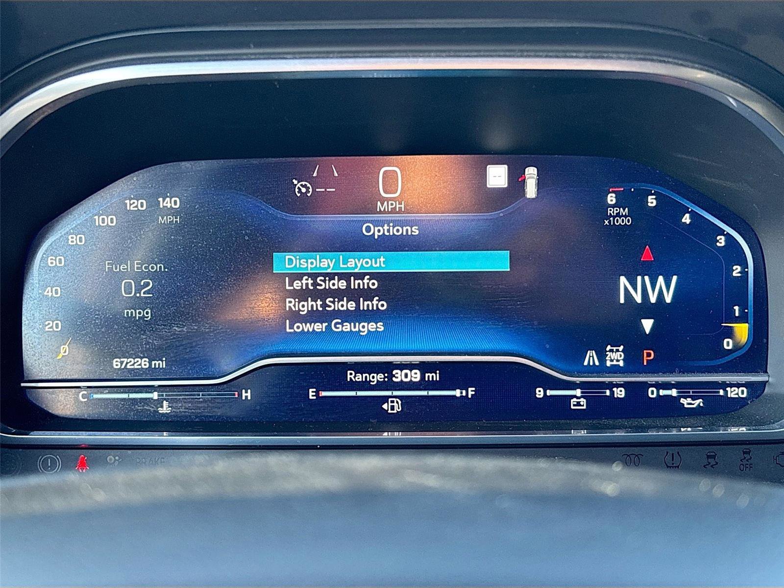 Used 2023 Chevrolet Suburban LT w/ Luxury Package image 12