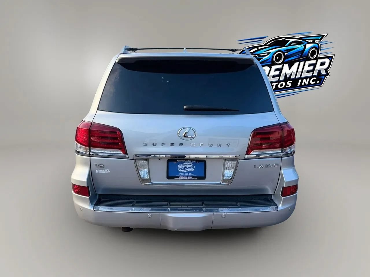 Used 2013 Lexus LX 570 4WD w/ Luxury Pkg image 6