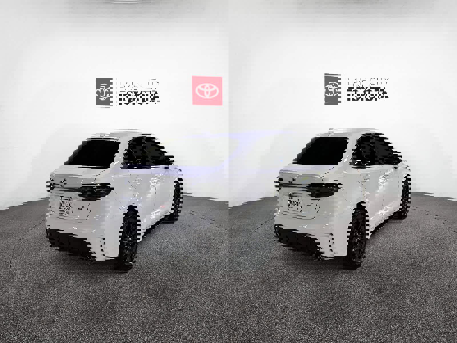 Used 2025 Toyota Corolla SE image 7