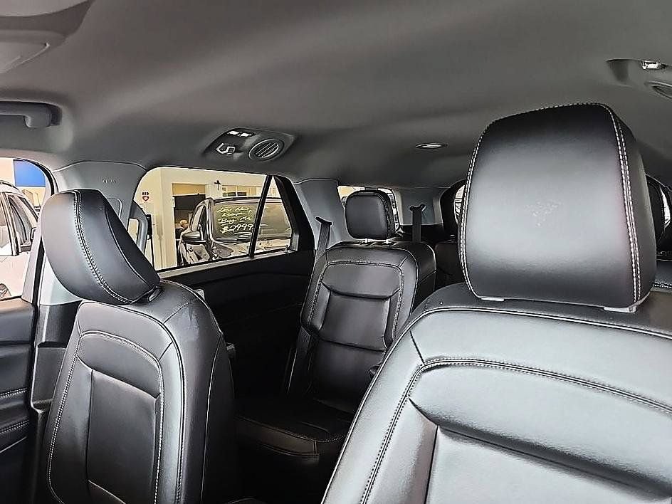 Used 2023 Ford Explorer XLT w/ Equipment Group 202A AWD/4WD image 26