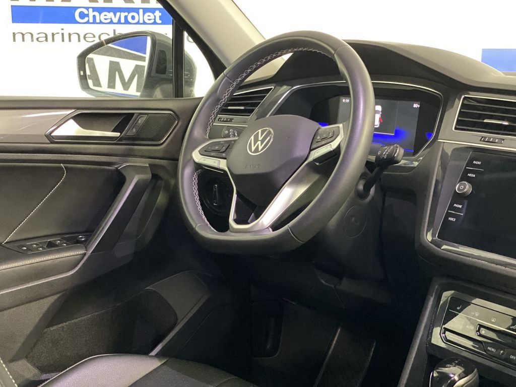 Used 2023 Volkswagen Tiguan SE AWD/4WD image 14