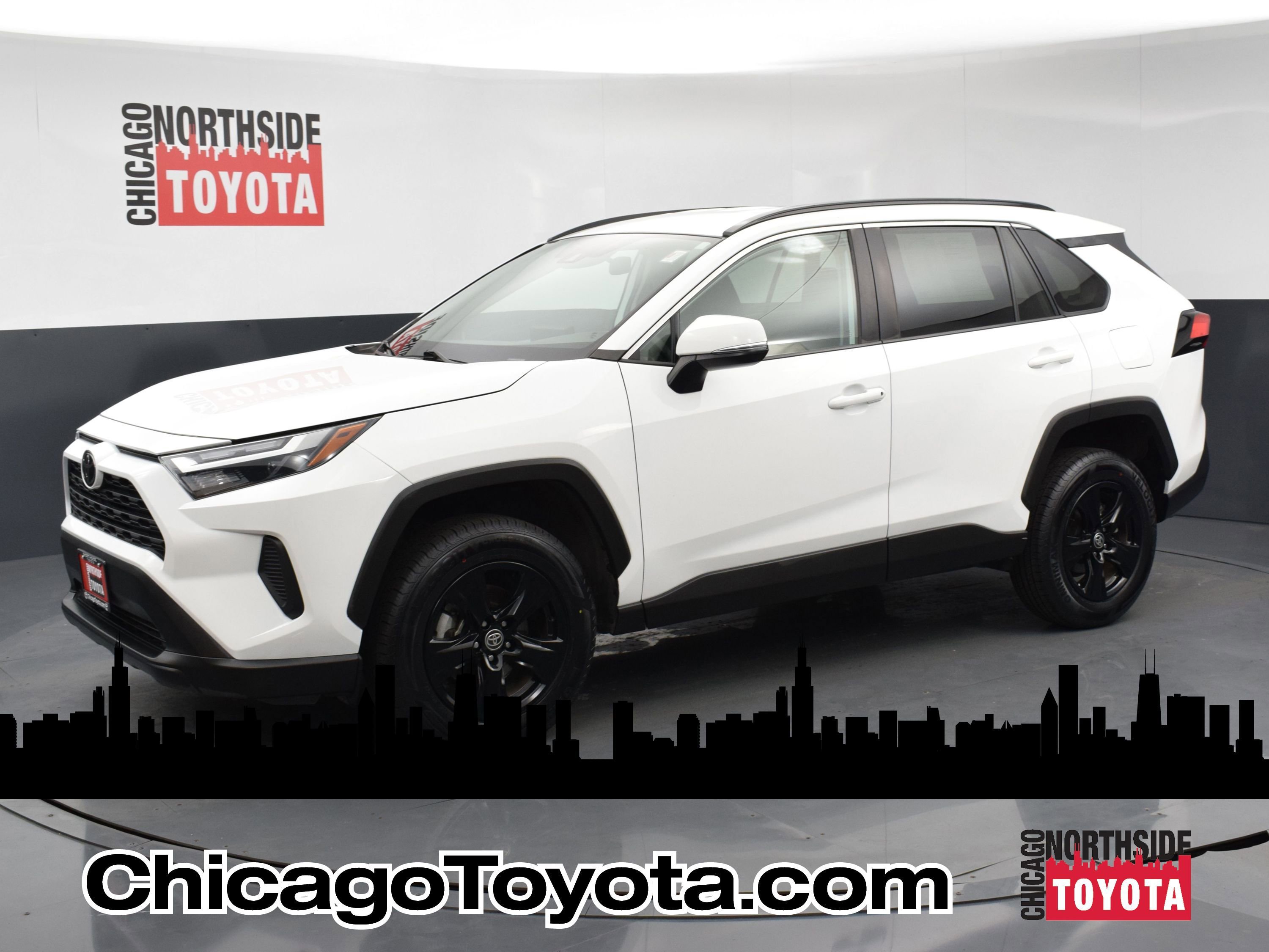 Used 2022 Toyota RAV4 XLE FWD image 1