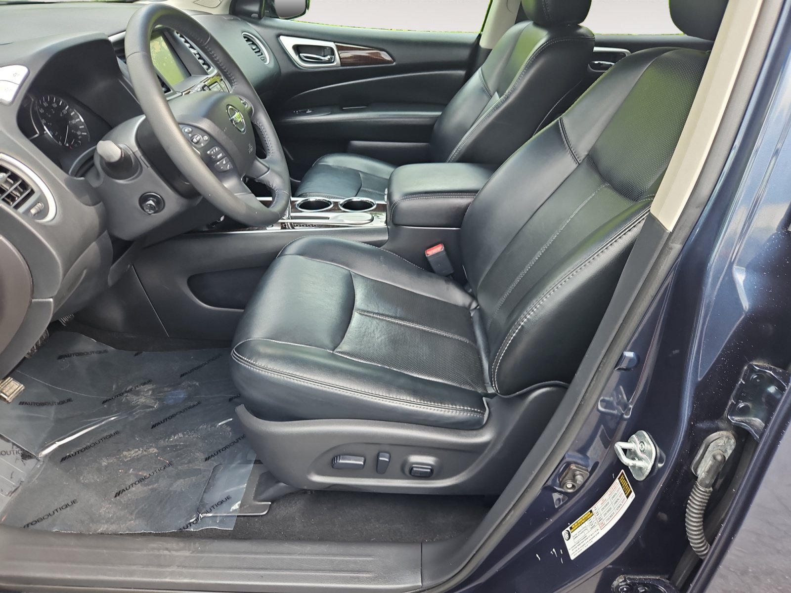 Used 2016 Nissan Pathfinder Platinum FWD image 9