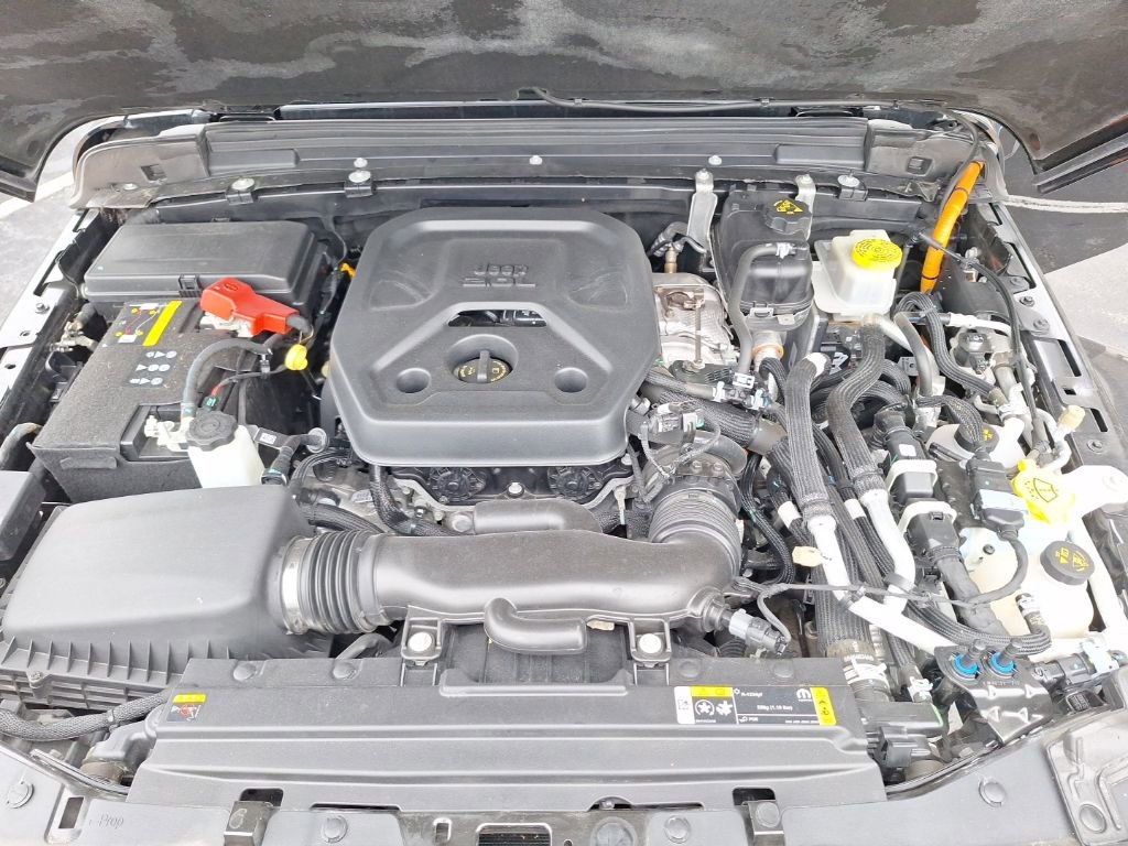 Used 2023 Jeep Wrangler Unlimited Sahara image 30