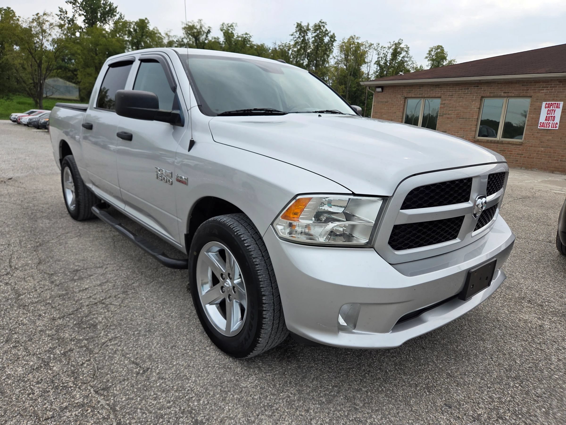 Used 2017 RAM 1500 Express AWD/4WD image 2