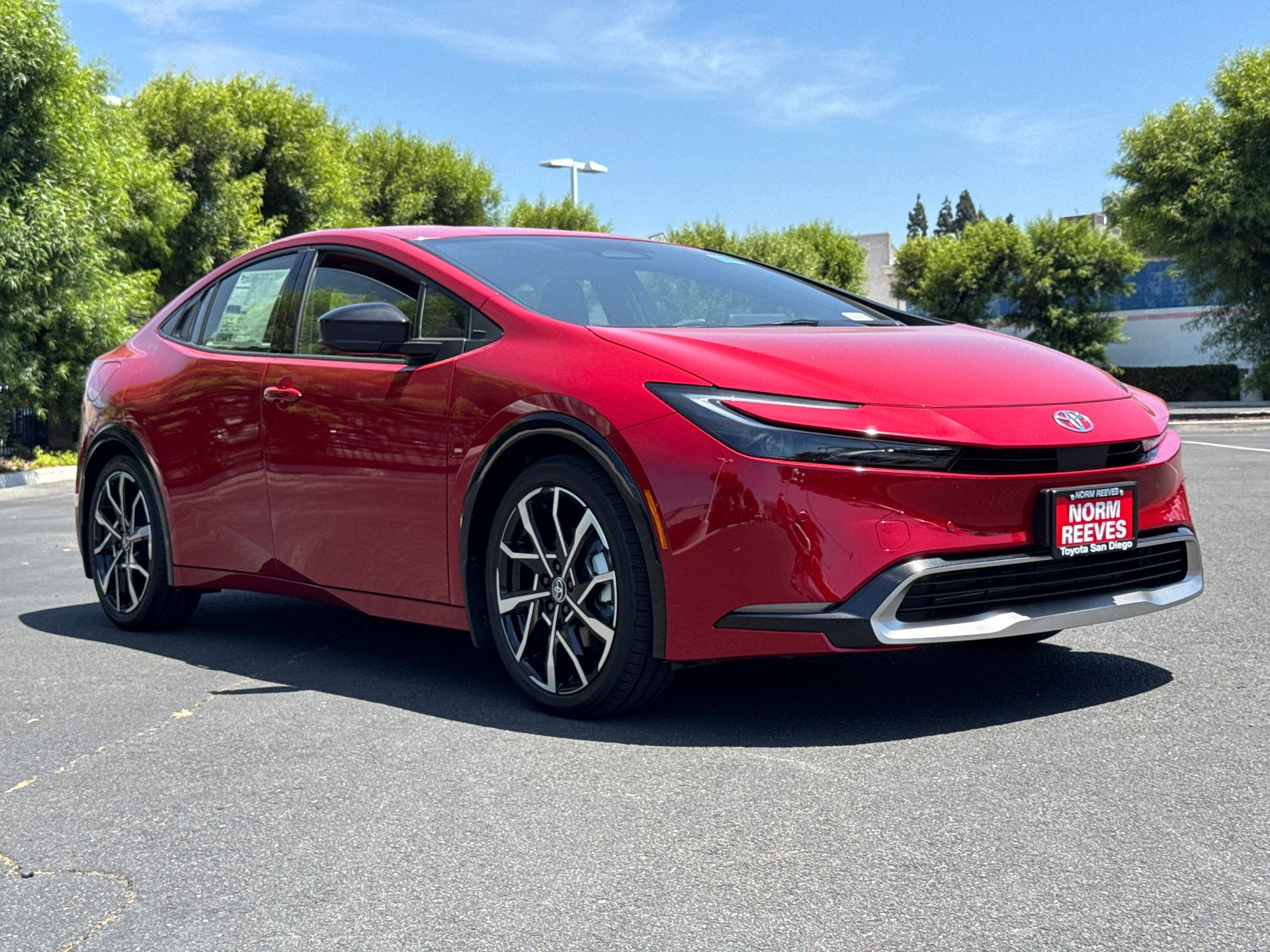 New 2026 Toyota Prius Plug-In Hybrid FWD image 4