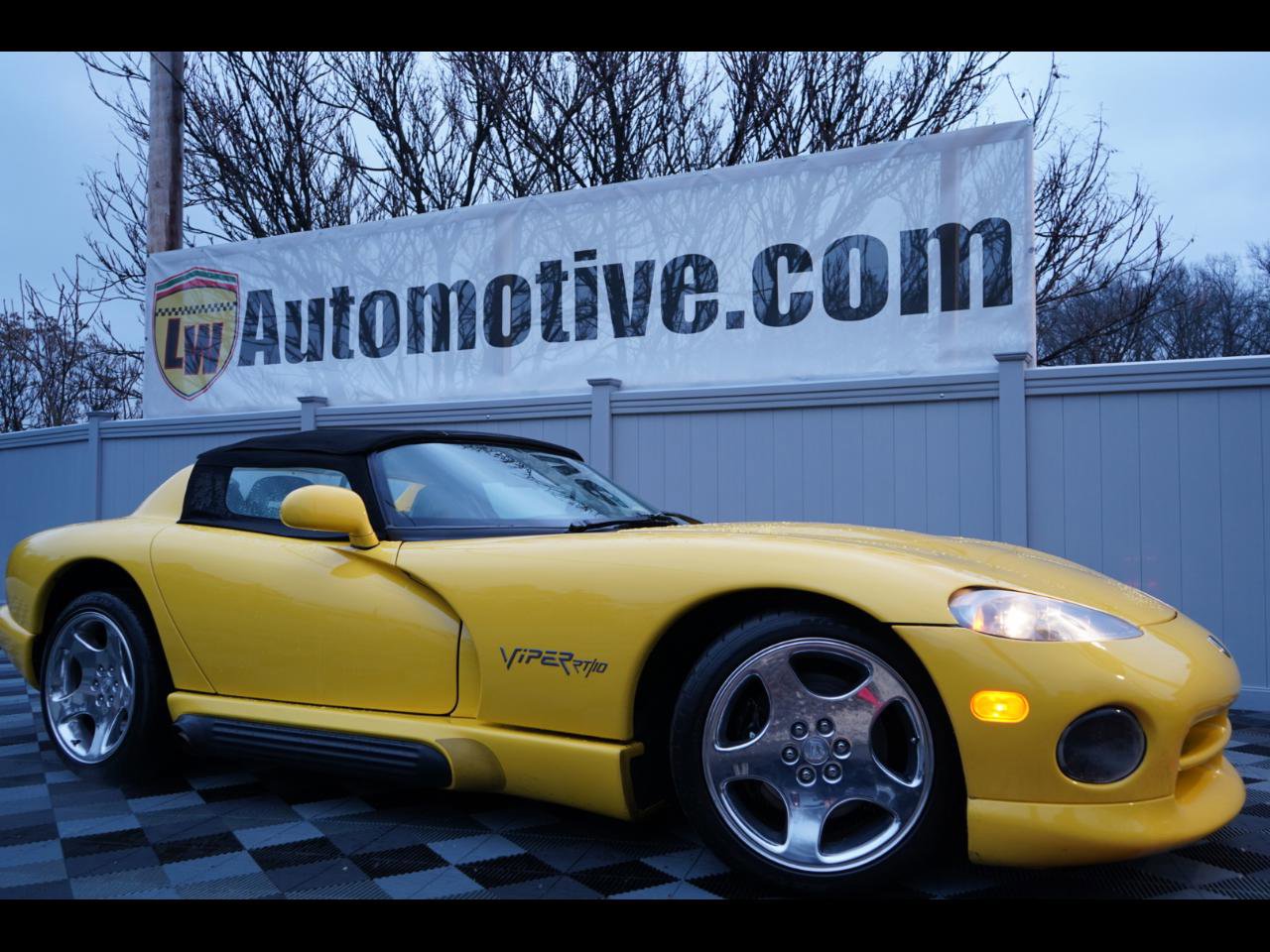 Used 1994 Dodge Viper RT/10 image 1