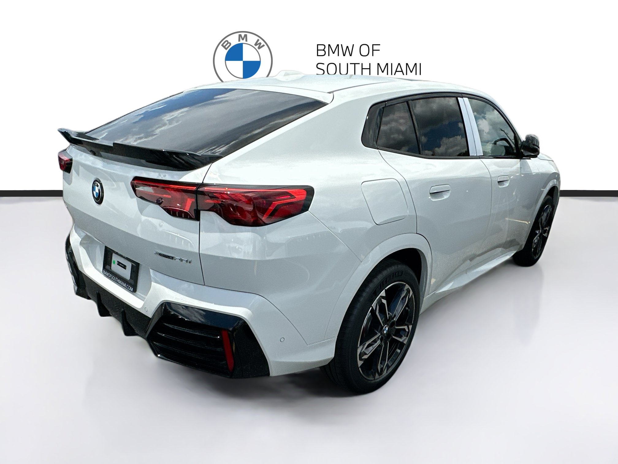 New 2026 BMW X2 xDrive28i AWD/4WD image 6