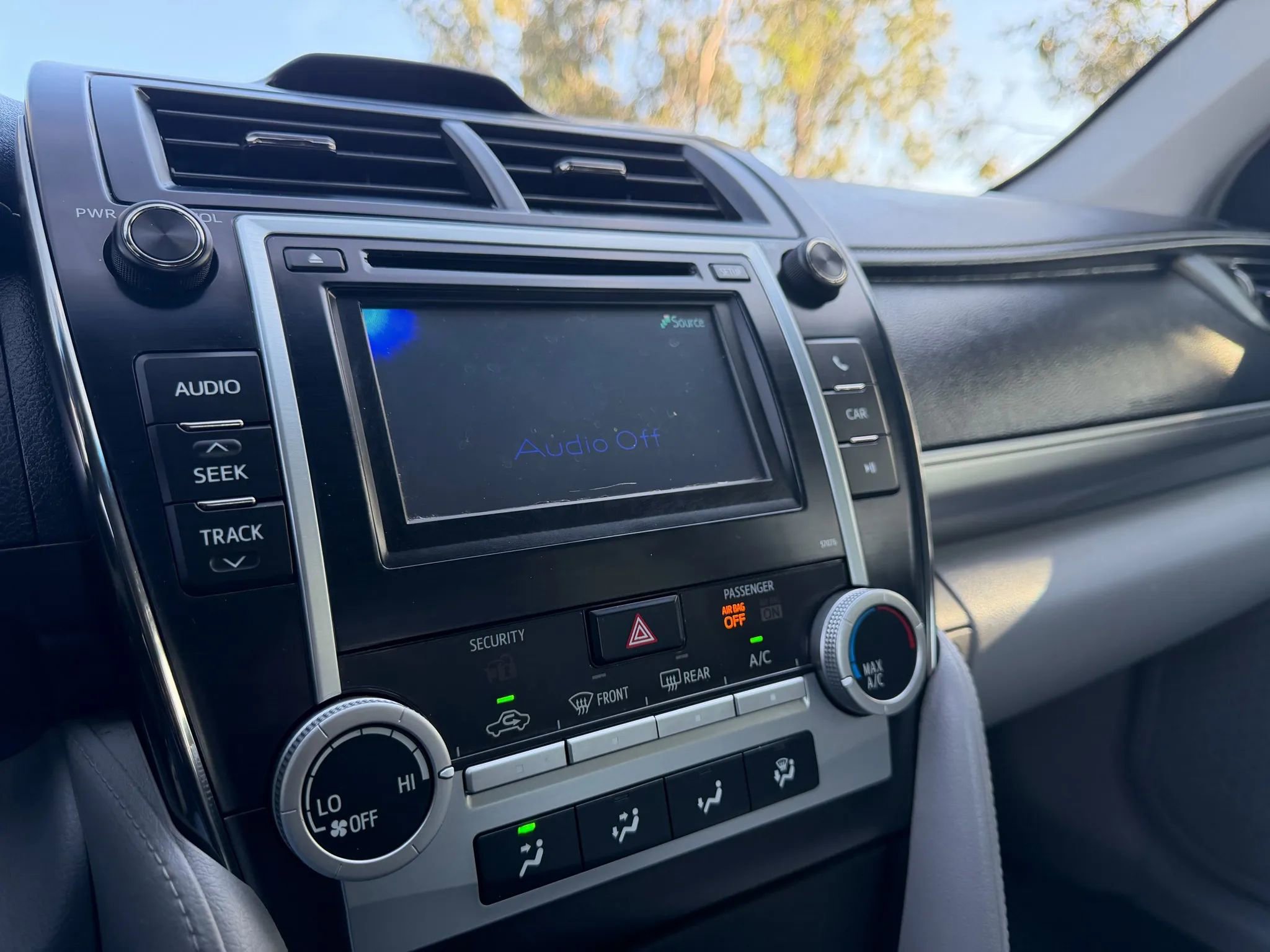 Used 2013 Toyota Camry LE image 27