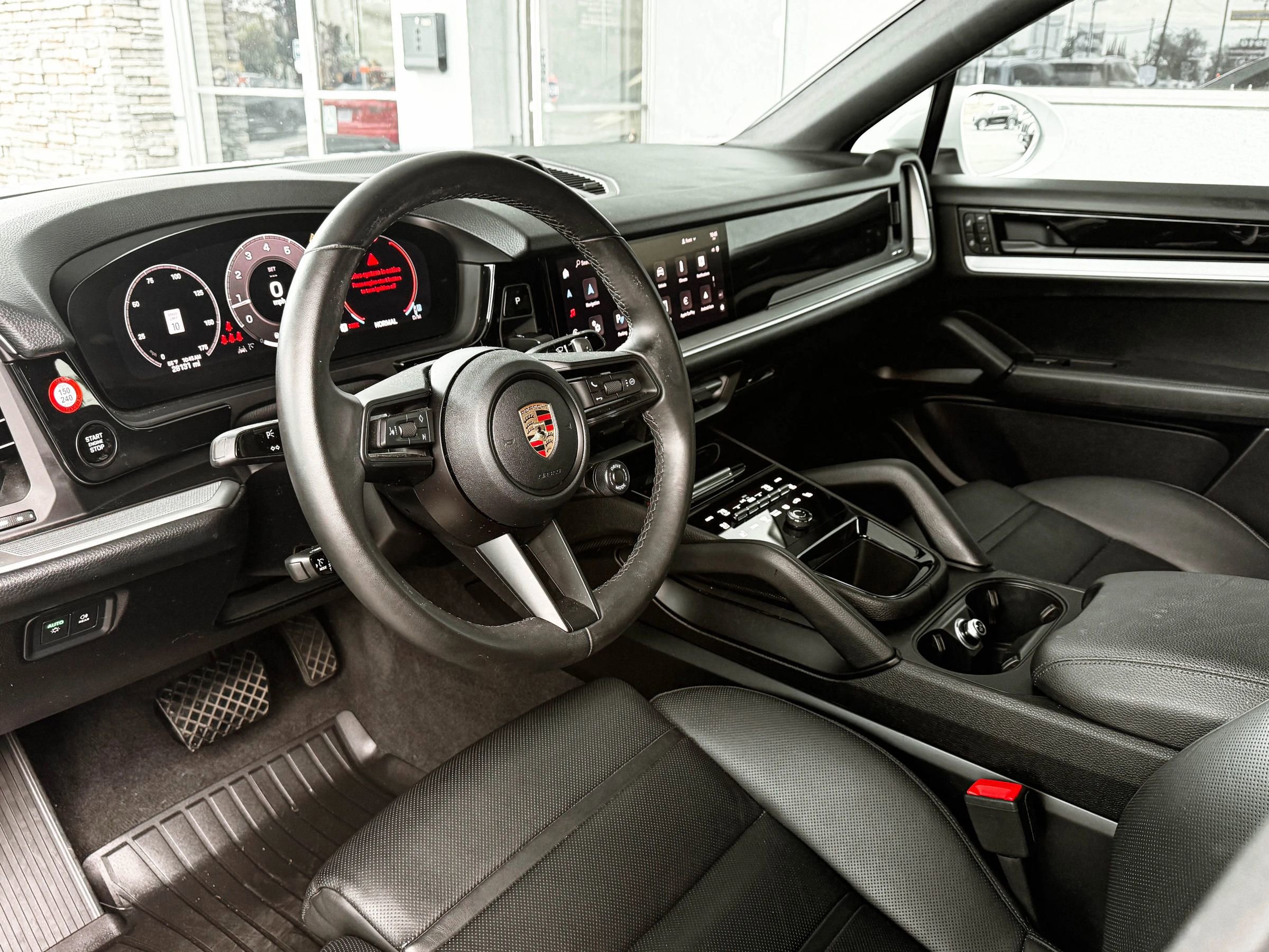 Used 2024 Porsche Cayenne Coupe image 24