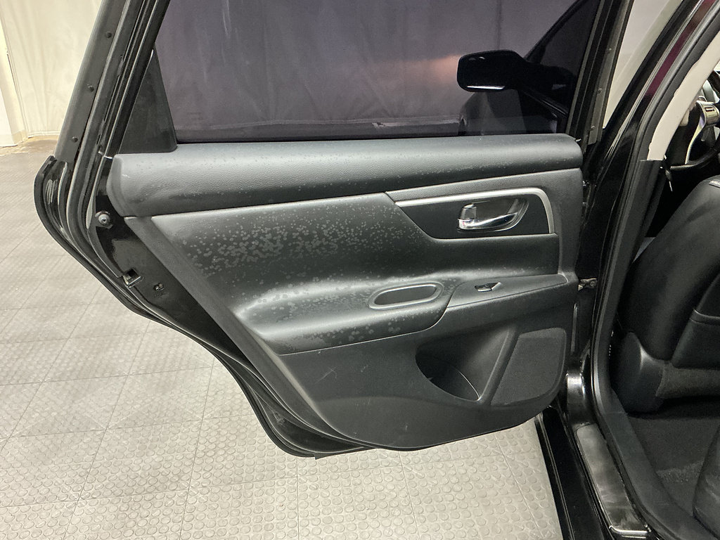 Used 2018 Nissan Altima 2.5 SR w/ SR Midnight Edition FWD image 16