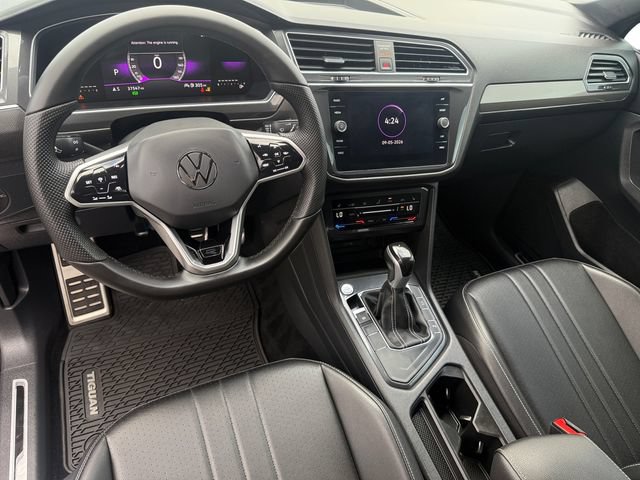 Used 2023 Volkswagen Tiguan SE R-Line FWD image 16