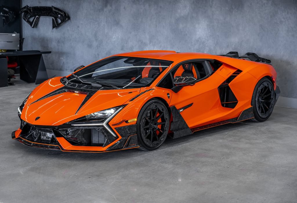 Used 2024 Lamborghini Revuelto AWD/4WD image 7