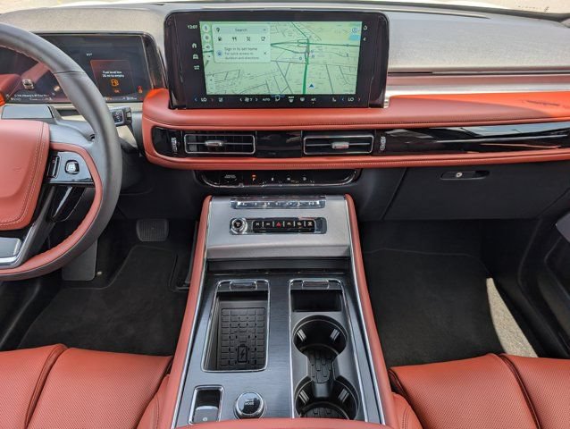 New 2026 Lincoln Aviator Reserve w/ Luxury Package RWD image 7