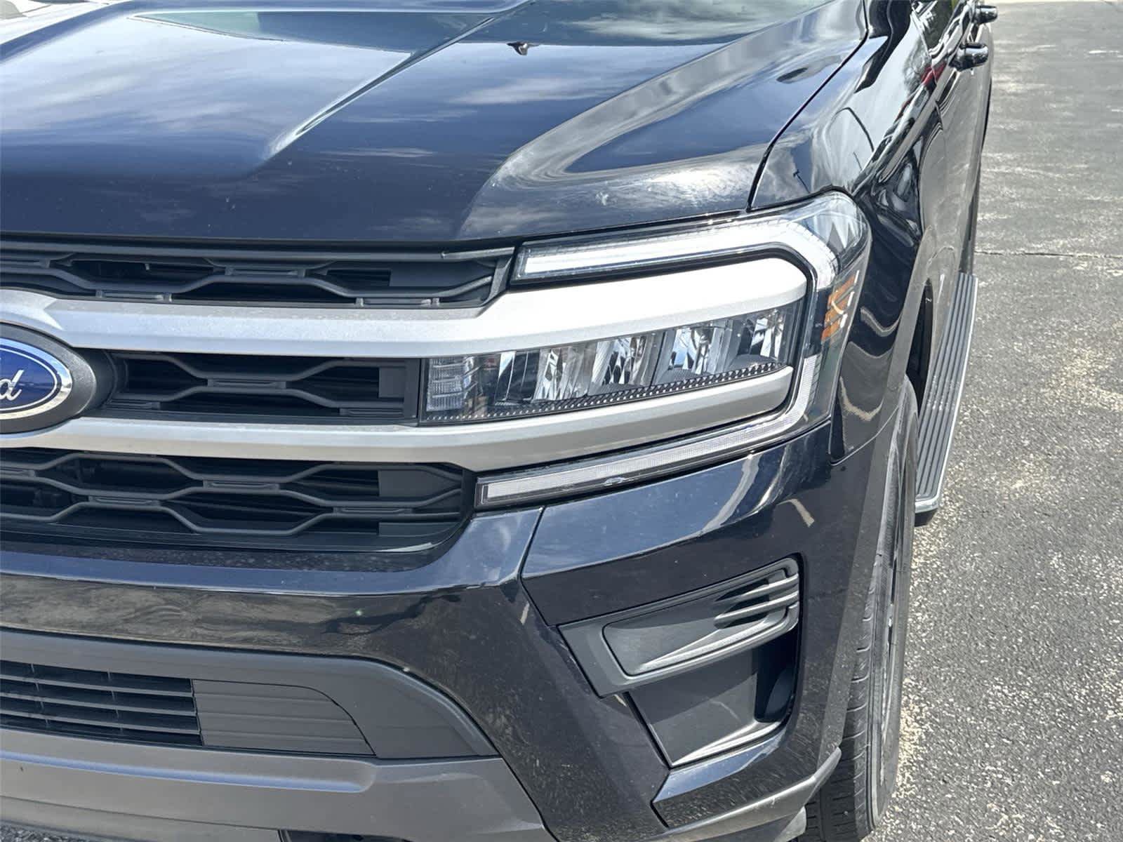 Used 2022 Ford Expedition XLT AWD/4WD image 9