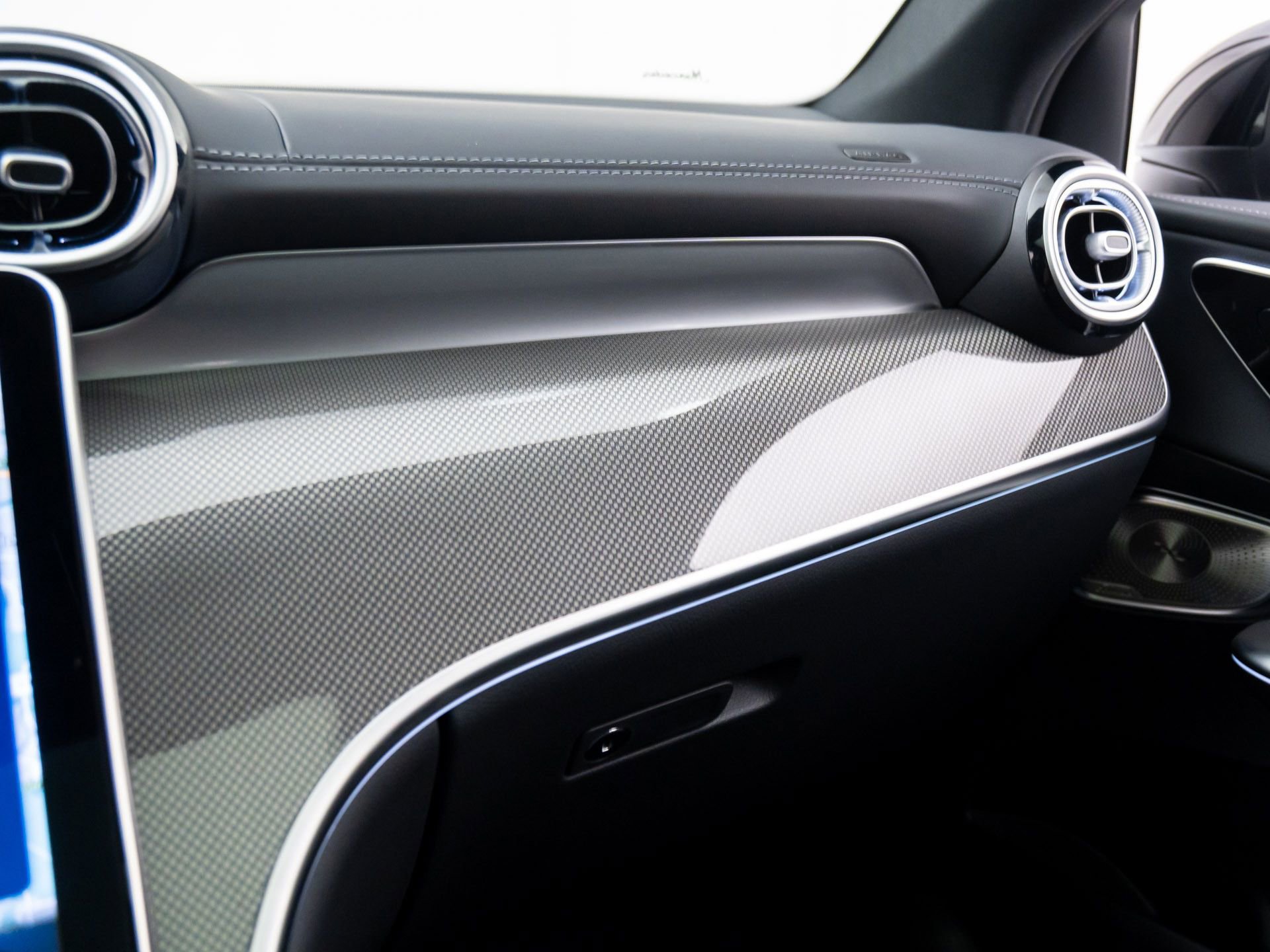 New 2025 Mercedes-Benz GLC 300 4MATIC image 29