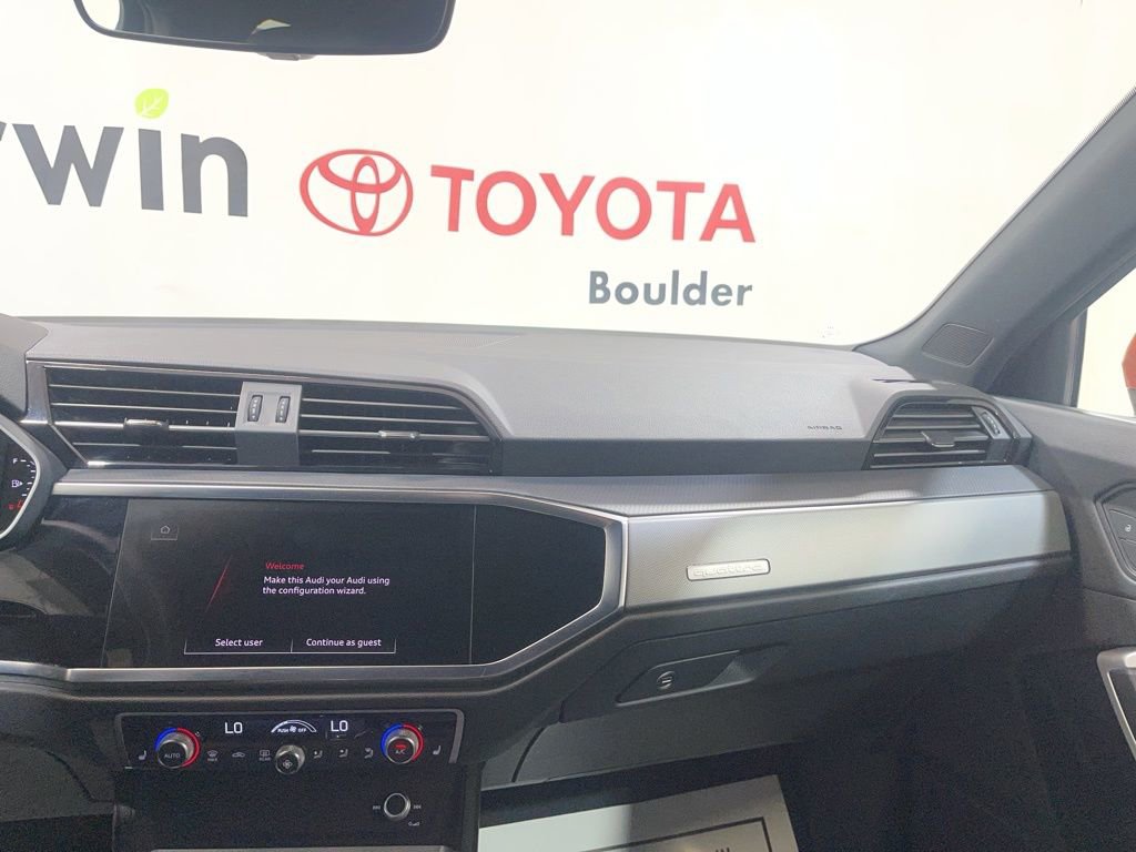 Used 2025 Audi Q3 2.0T Premium image 25