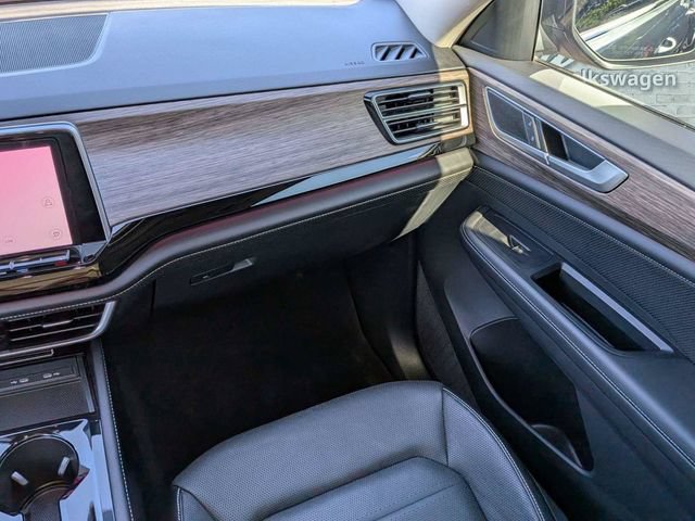 Used 2025 Volkswagen Atlas SEL AWD/4WD image 18