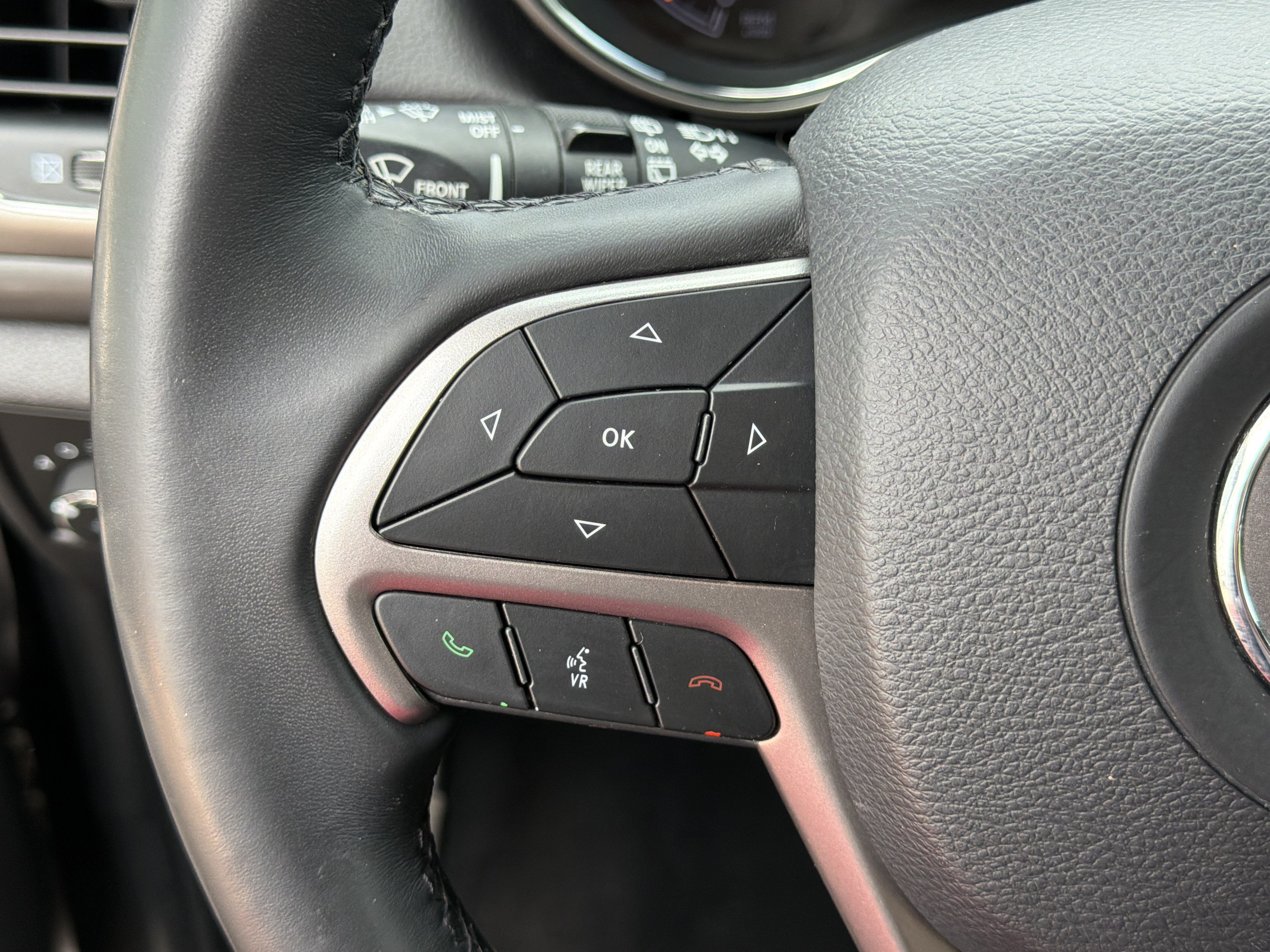 Used 2019 Jeep Grand Cherokee Laredo w/ Laredo X Package RWD image 30
