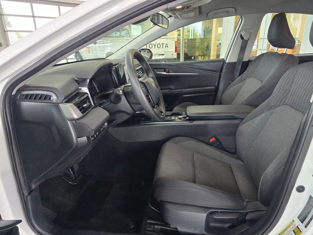Used 2025 Toyota Camry LE FWD image 21