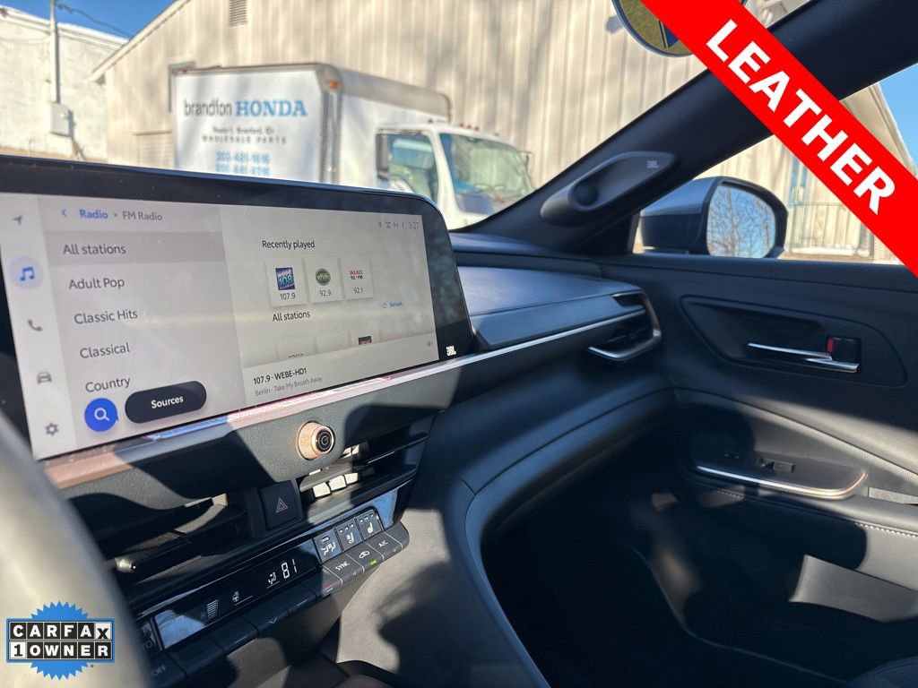 Used 2023 Toyota Crown Limited image 18