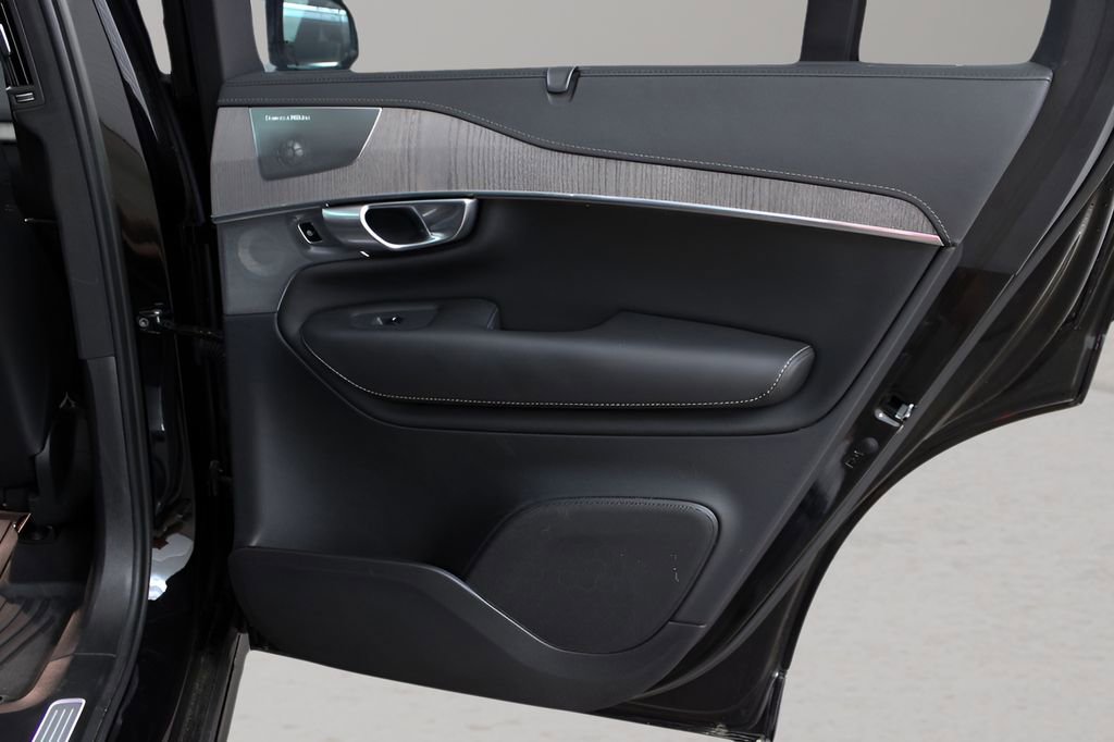 Used 2023 Volvo XC90 B6 Ultimate w/ Lounge Package image 38