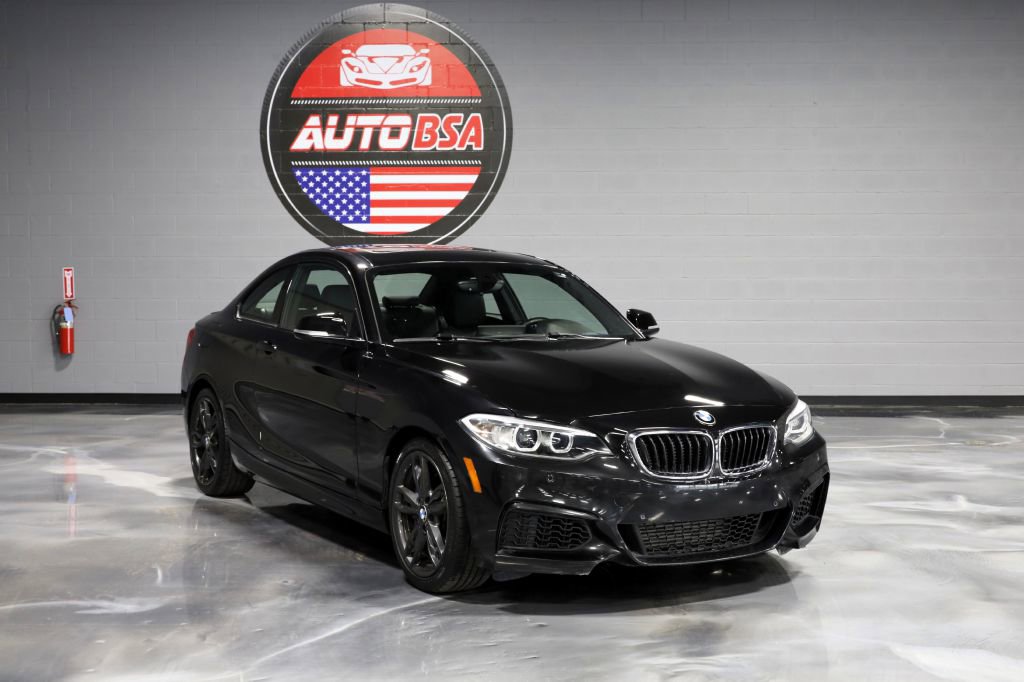 Used 2016 BMW M235i Coupe RWD image 1