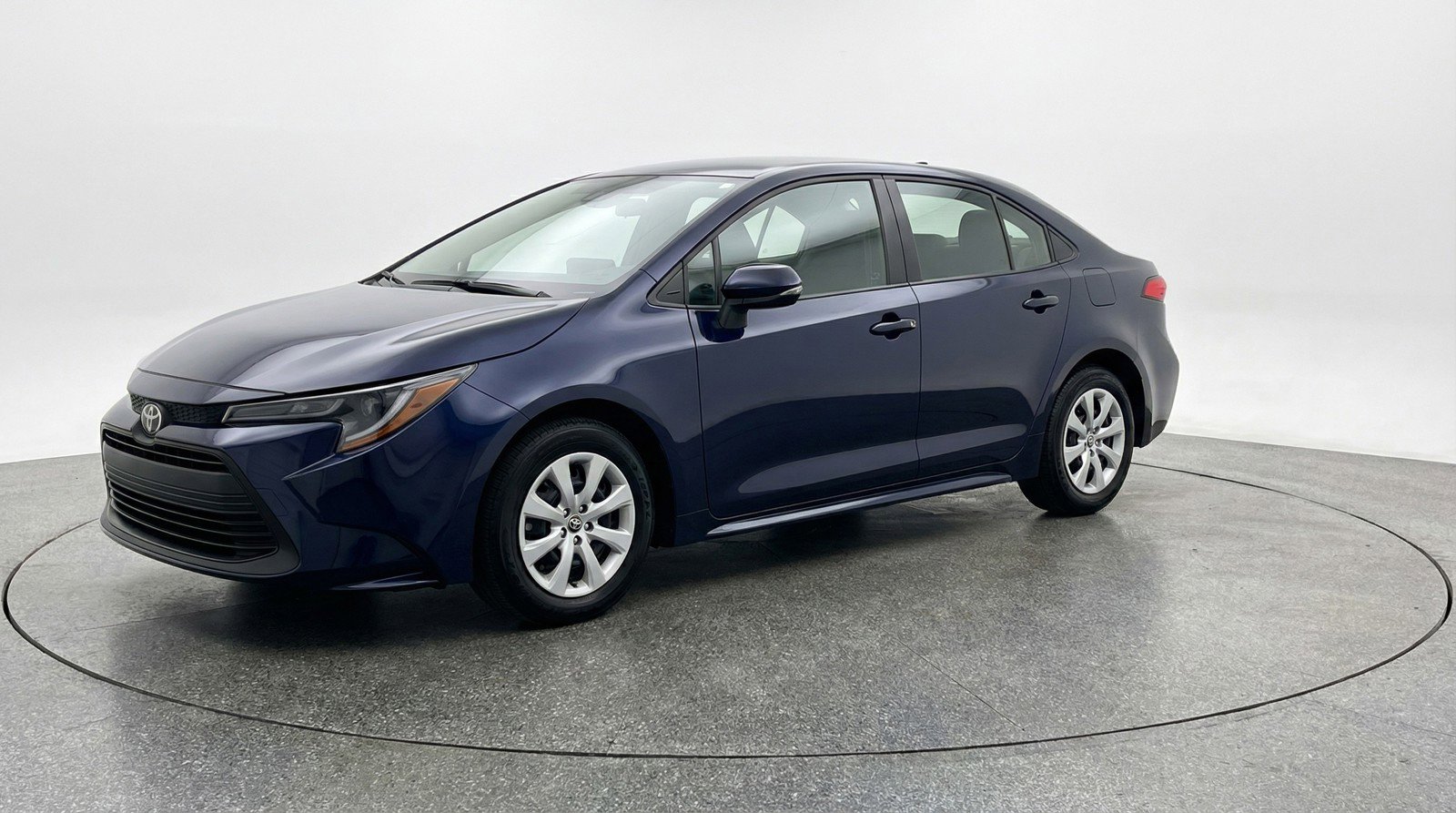 Used 2025 Toyota Corolla LE image 3