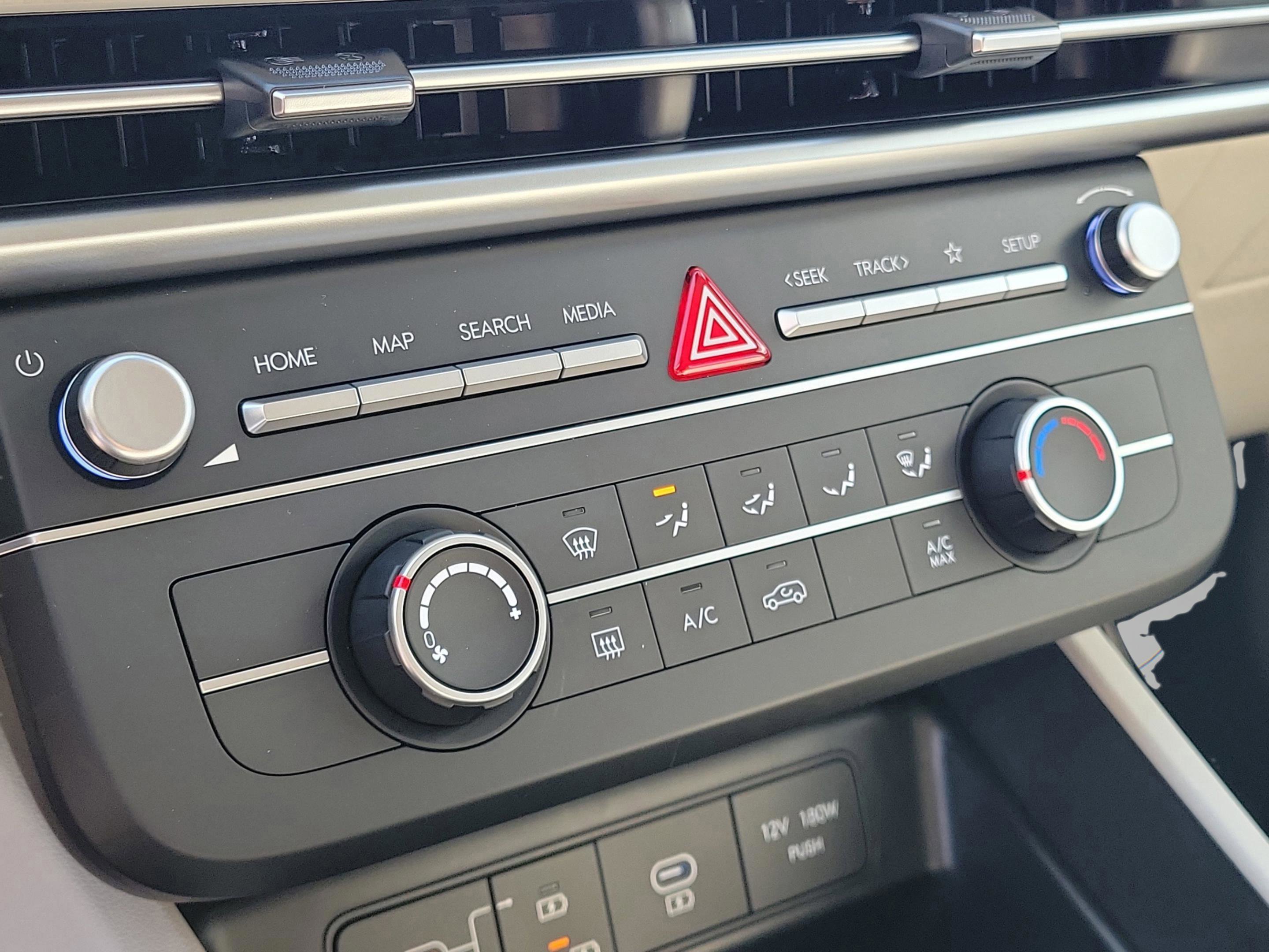 New 2026 Hyundai Tucson SE image 16