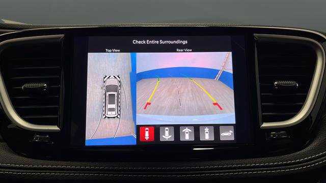 New 2026 Chrysler Pacifica Select image 14